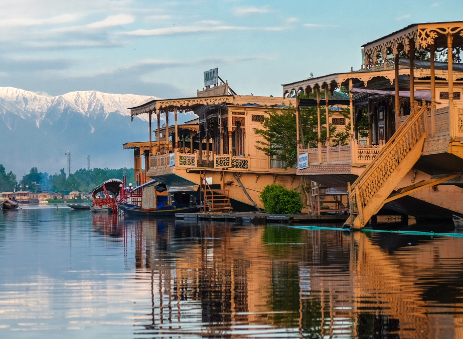 Luxury Houseboat